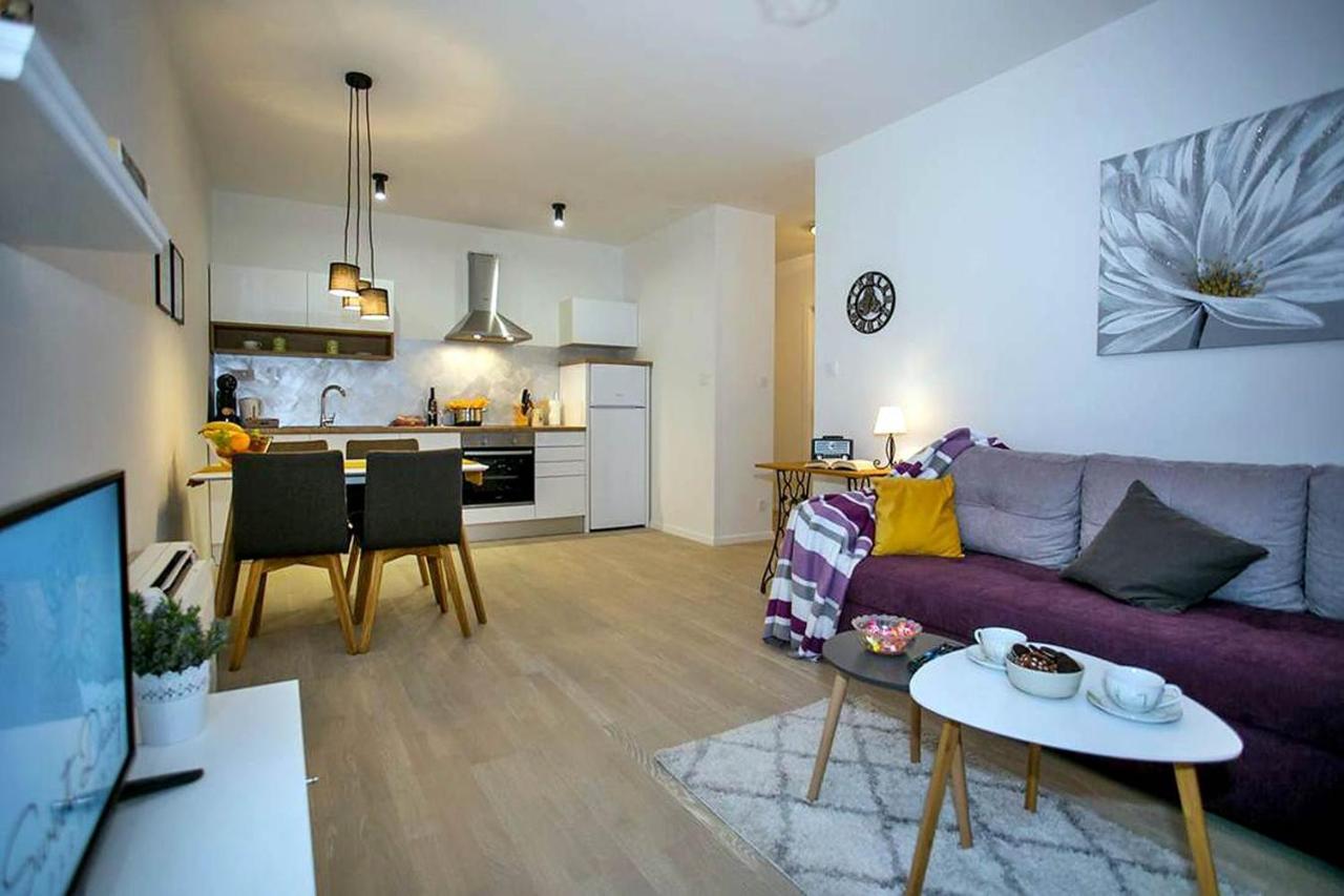 Apartment Sweet Daisy With Parking Zadar Exterior photo