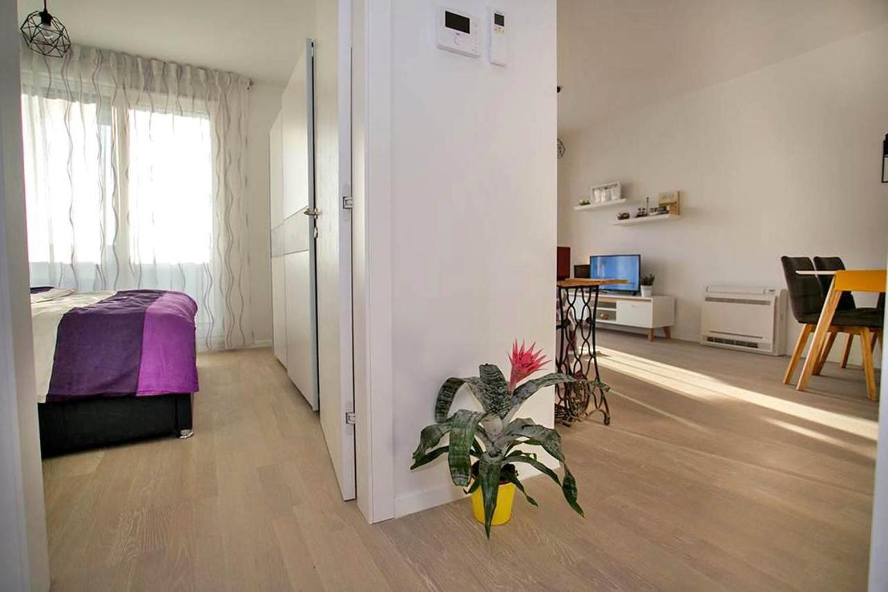 Apartment Sweet Daisy With Parking Zadar Exterior photo